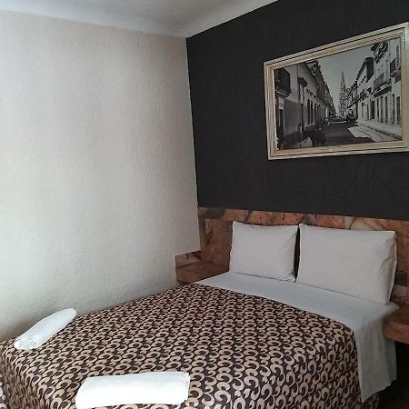 Hotel Aguila Guadalajara Buitenkant foto